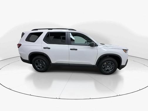 Platinum White Pearl 2026 Honda Pilot TrailSport
