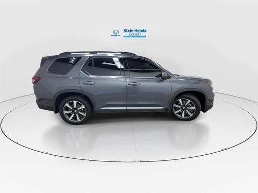 Modern Steel Metallic 2023 Honda Pilot Elite