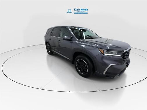 Modern Steel Metallic 2025 Honda Pilot Sport