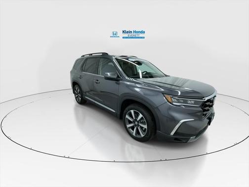 2025 Honda Pilot Touring 8-Passenger