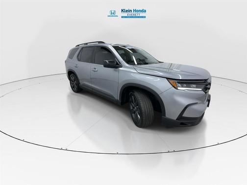 Lunar Silver Metallic 2025 Honda Pilot Sport