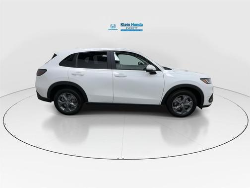 Platinum White Pearl 2027 Honda HR-V LX