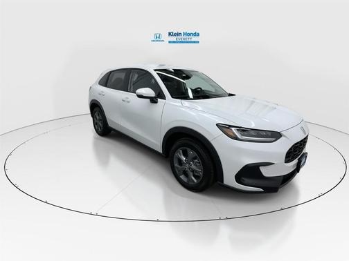 Platinum White Pearl 2027 Honda HR-V LX