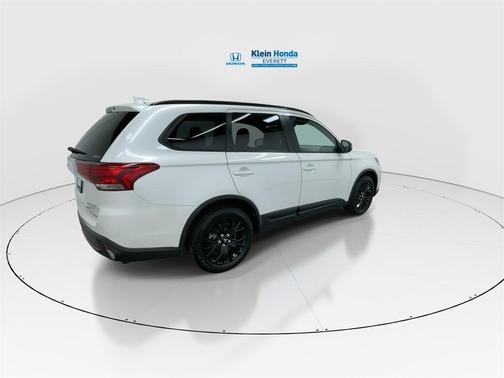 2018 Mitsubishi Outlander LE