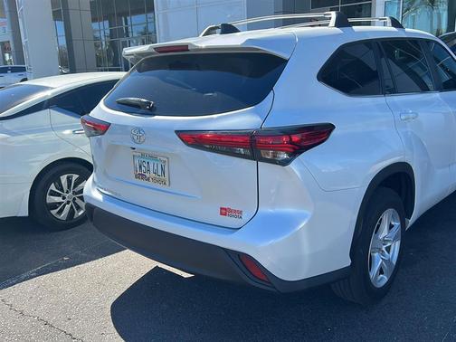 Wind Chill Pearl 2023 Toyota Highlander L