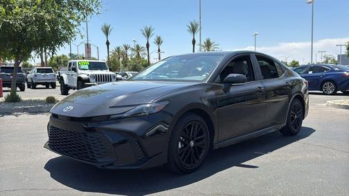 2025 Toyota Camry SE
