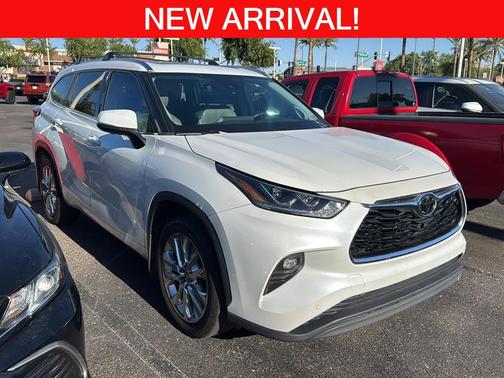 Wind Chill Pearl 2023 Toyota Highlander Limited