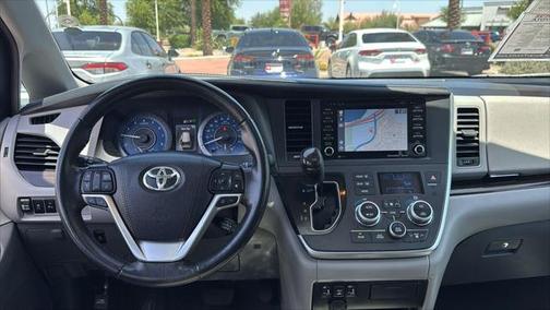 2020 Toyota Sienna XLE Premium