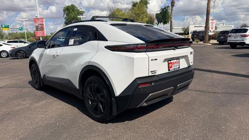 Wind Chill Pearl 2027 Toyota C-HR SE