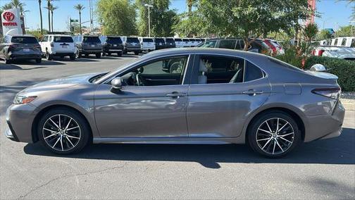 2022 Toyota Camry SE