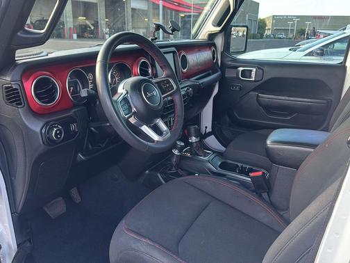 Bright White Clearcoat 2023 Jeep Gladiator Rubicon