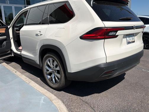 Coastal Cream 2024 Toyota Grand Highlander Limited