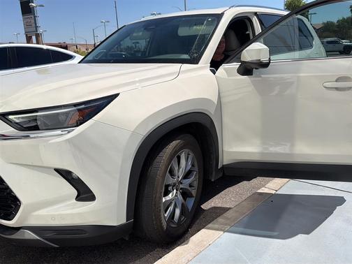 Coastal Cream 2024 Toyota Grand Highlander Limited