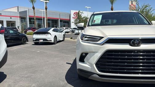 Coastal Cream 2024 Toyota Grand Highlander Limited