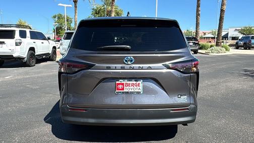 2023 Toyota Sienna XLE 8 Passenger