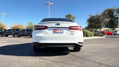 2020 Toyota Camry Hybrid XLE