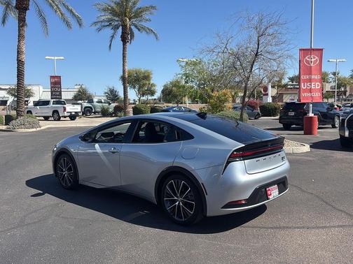 2025 Toyota Prius XLE