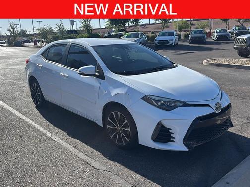 Super White 2018 Toyota Corolla SE