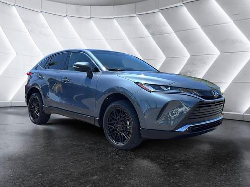 Coastal Gray Metallic 2024 Toyota Venza Limited