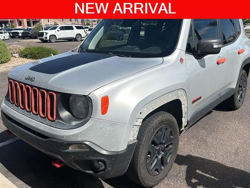 Glacier Metallic 2018 Jeep Renegade Trailhawk