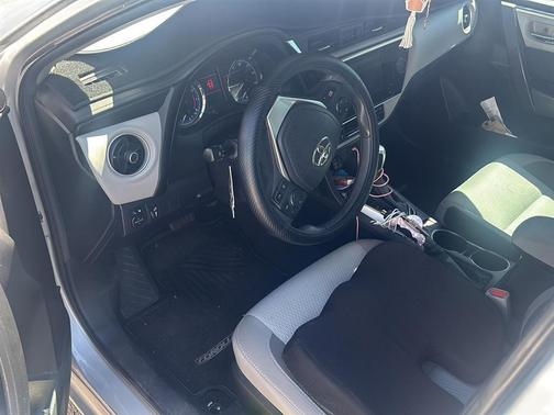 Classic Silver Metallic 2018 Toyota Corolla LE