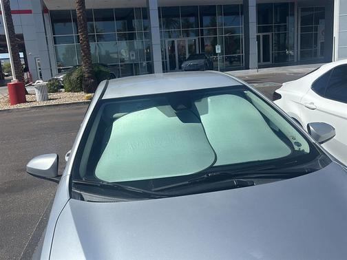 Classic Silver Metallic 2018 Toyota Corolla LE