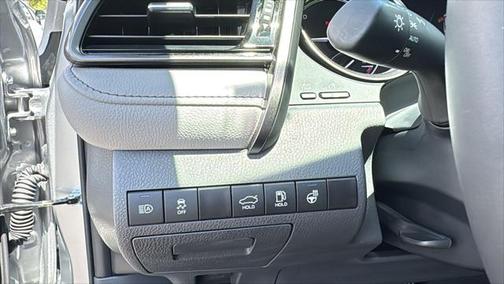 2024 Toyota Camry Hybrid SE