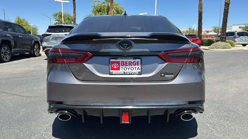 2022 Toyota Camry Hybrid XLE