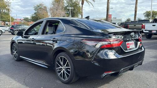 2022 Toyota Camry SE