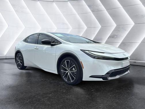Wind Chill Pearl 2025 Toyota Prius XLE