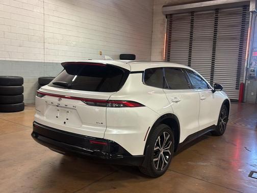 2025 Toyota Crown Signia XLE