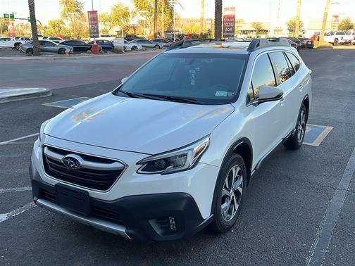 Crystal White Pearl 2022 Subaru Outback Limited