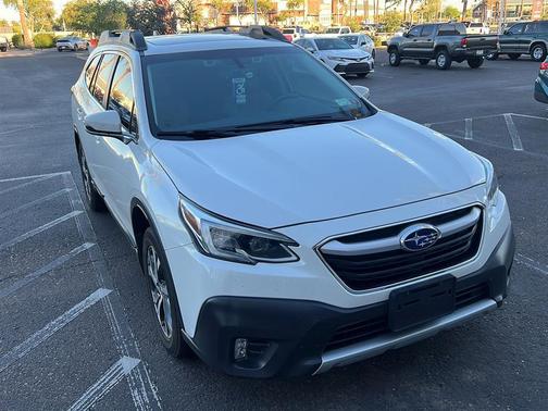 Crystal White Pearl 2022 Subaru Outback Limited