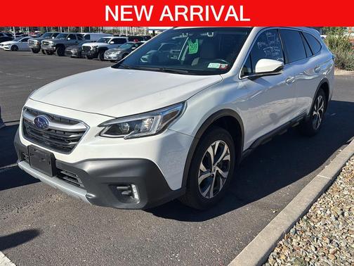 Crystal White Pearl 2022 Subaru Outback Limited