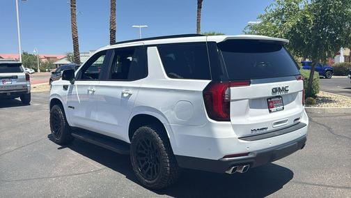Summit White 2025 GMC Yukon 4WD AT4
