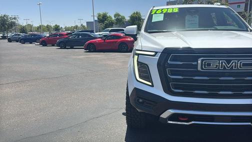 Summit White 2025 GMC Yukon 4WD AT4