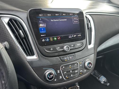 Summit White 2021 Chevrolet Malibu FWD LT