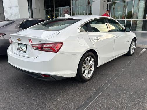 Summit White 2021 Chevrolet Malibu FWD LT