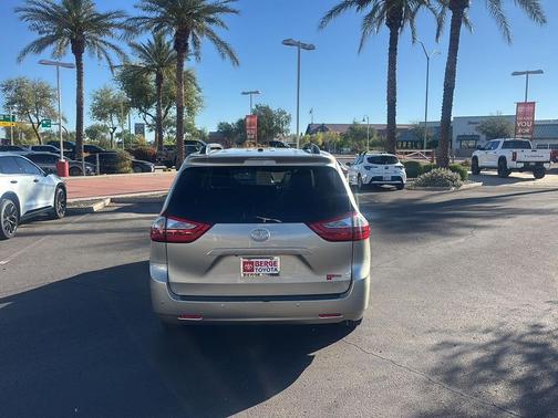2016 Toyota Sienna XLE