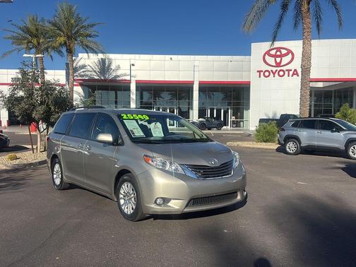 2016 Toyota Sienna XLE
