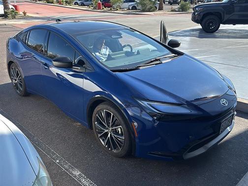 2025 Toyota Prius XLE