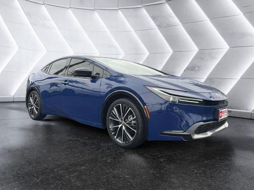 2025 Toyota Prius XLE