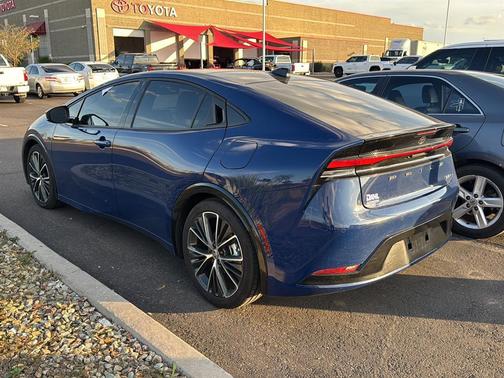 2025 Toyota Prius XLE