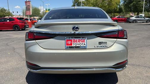 2021 Lexus ES 300h Base