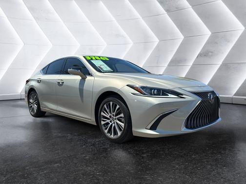 2021 Lexus ES 300h Base