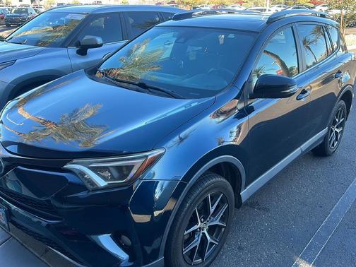 2017 Toyota RAV4 SE