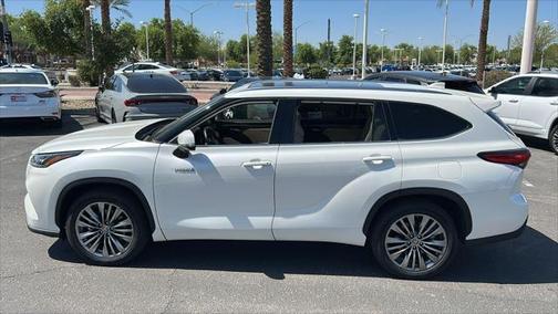 2021 Toyota Highlander Hybrid Platinum
