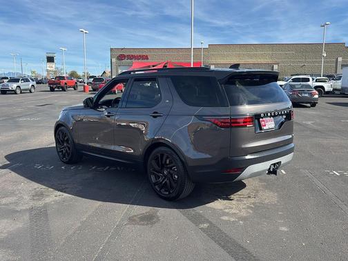 2021 Land Rover Discovery P300 S