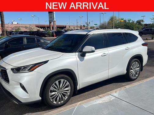 Wind Chill Pearl 2022 Toyota Highlander Platinum