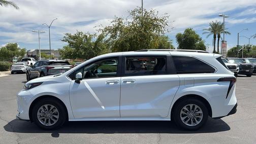 2024 Toyota Sienna XLE 7 Passenger